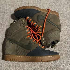 Nike Wedge Sneakers, size US 9